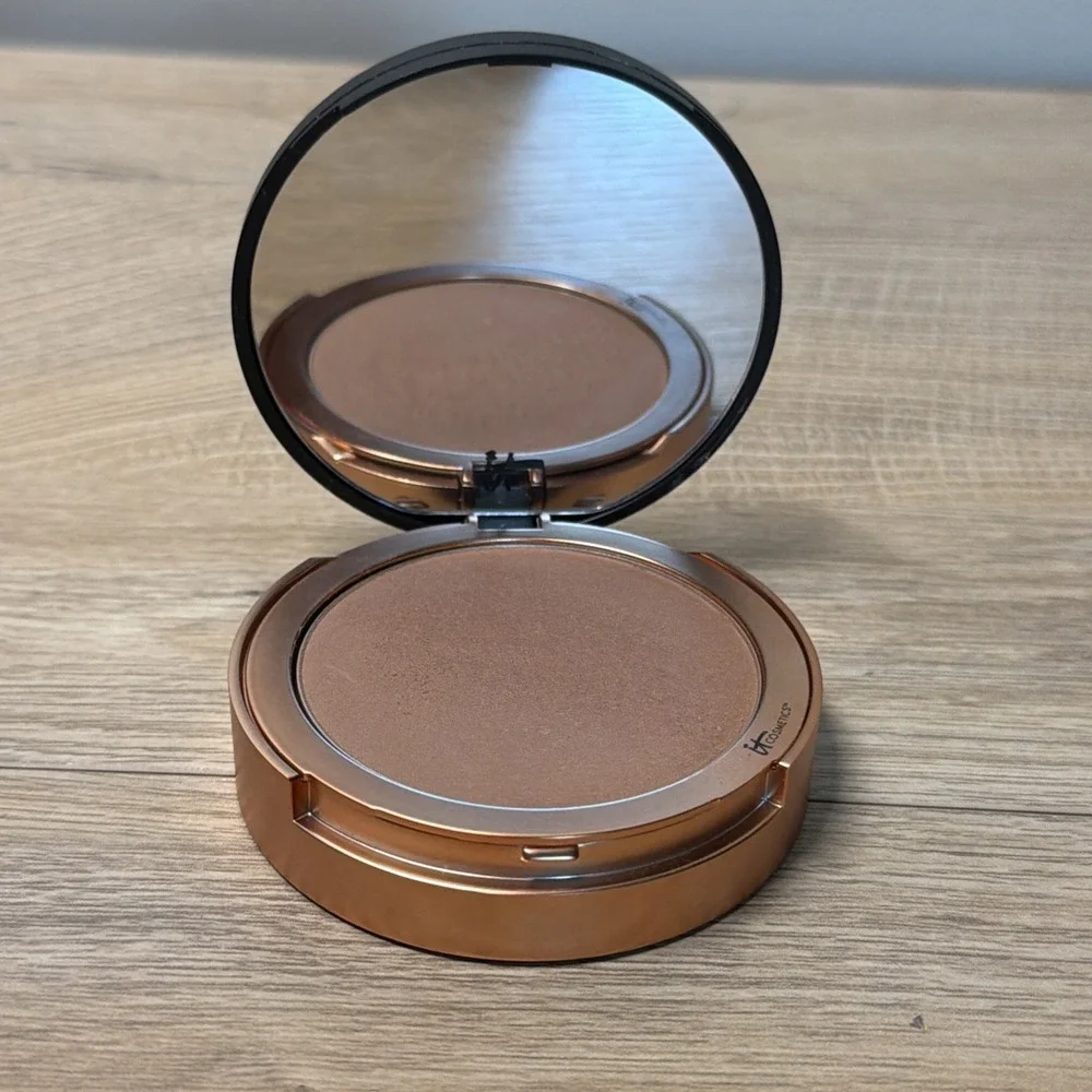 IT Cosmetics Bye Bye Pores Bronzer Beach .3 oz 8.6g Pressed Powder Full Size